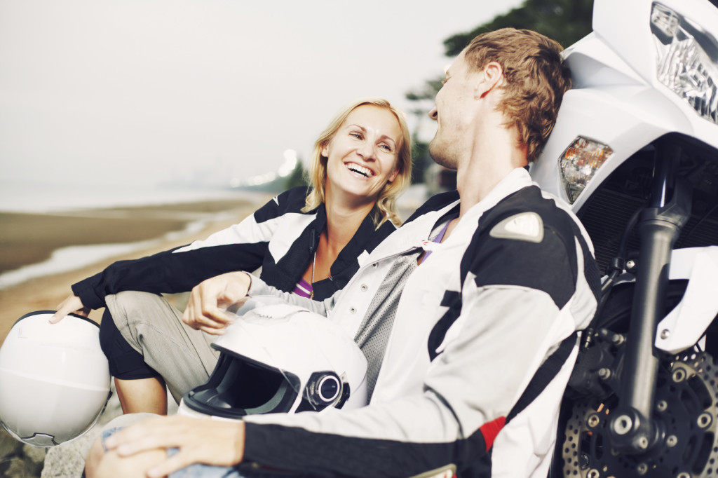 Mit dem Partner eine Motorradtour machen